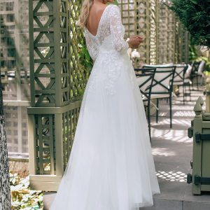 Lace sleeved wedding dress