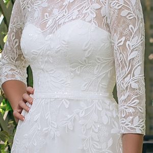 long sleeve lace wedding dress