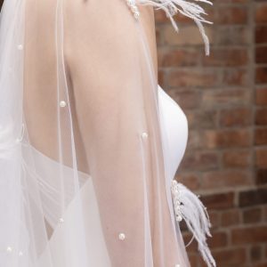 pbv9038 scattered pearl and ostrich feather veil