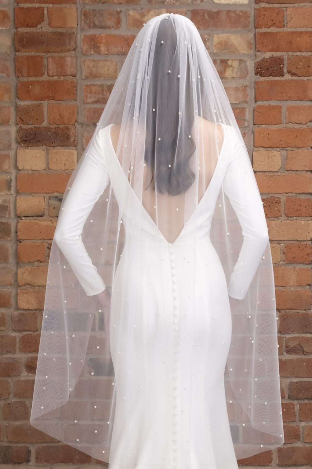 fingertip pearl veil