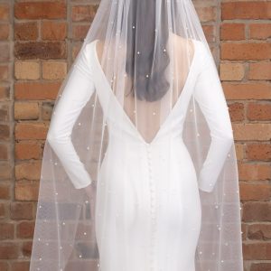 fingertip pearl veil
