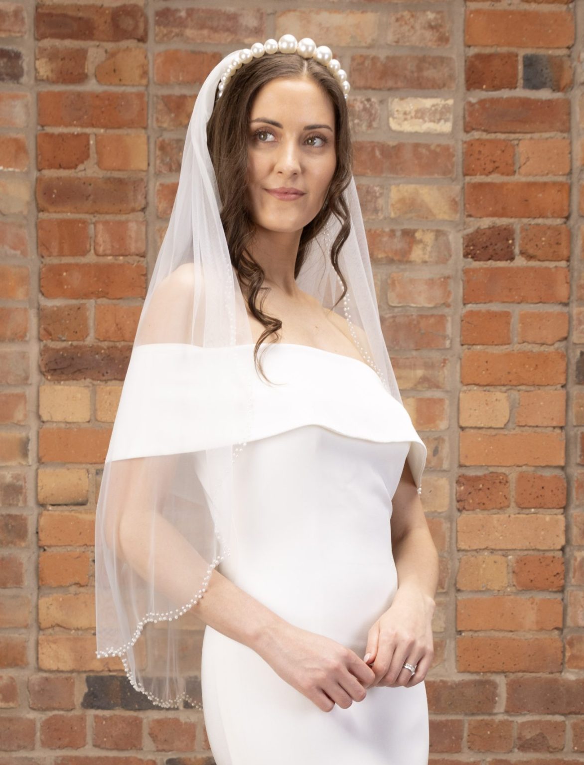 pbv9025 scalloped pearl edged veil