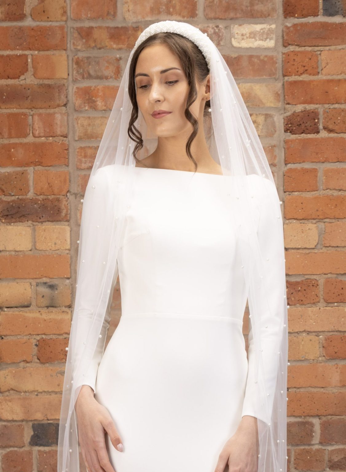 fingertip pearl veil