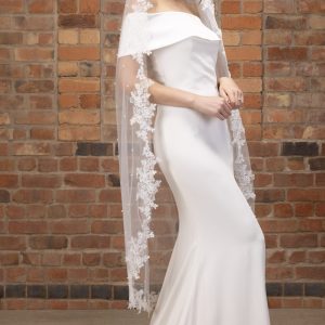 150cm lace & pearl veil