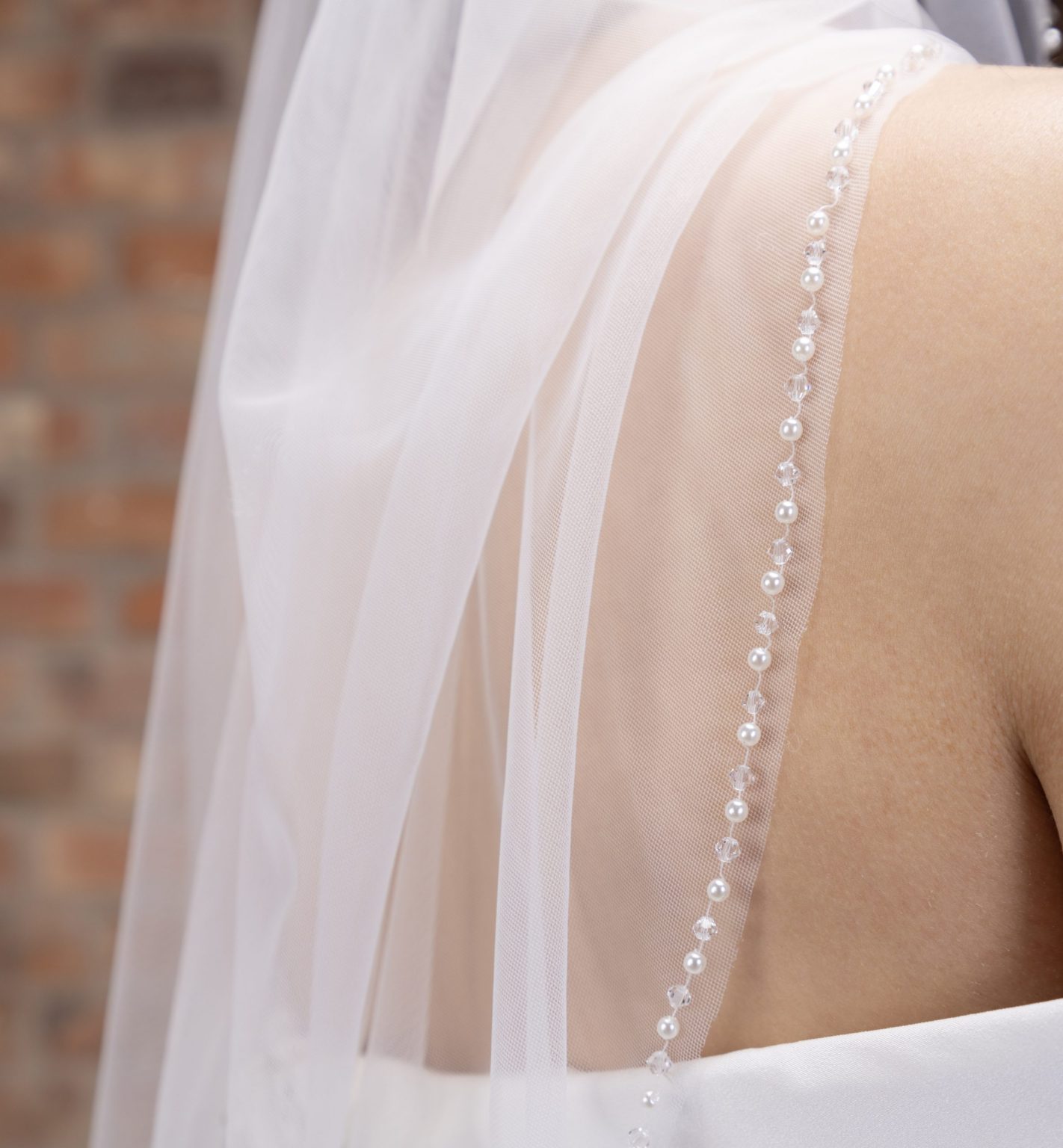 pbv9024 pearl and crystal edged short veil