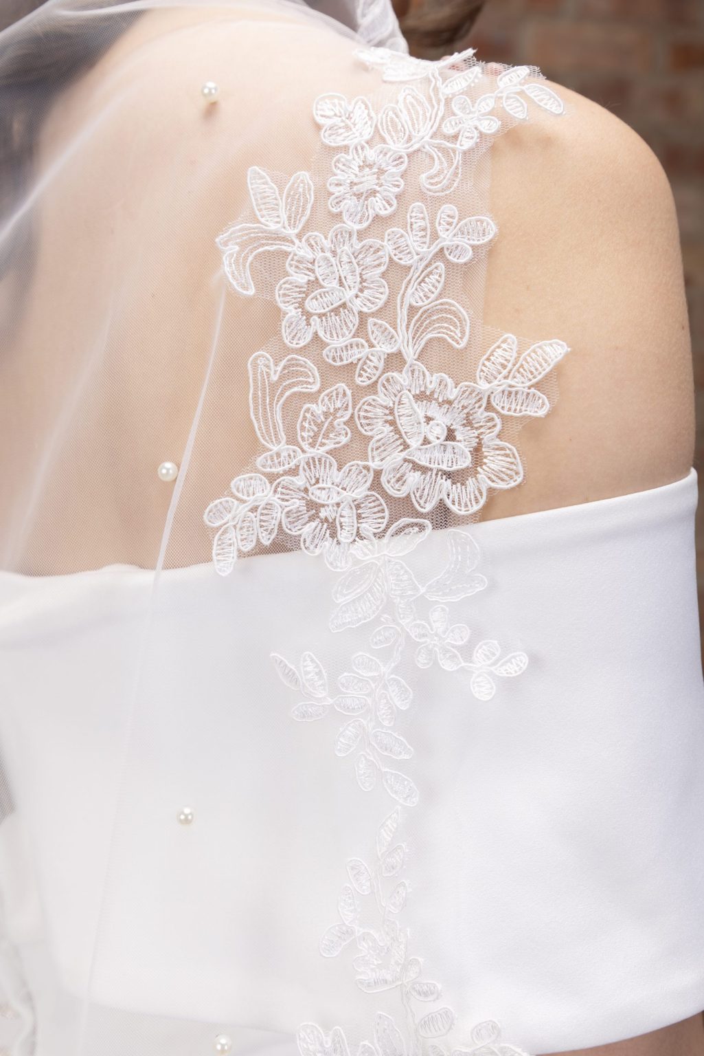 pearl and lace veil