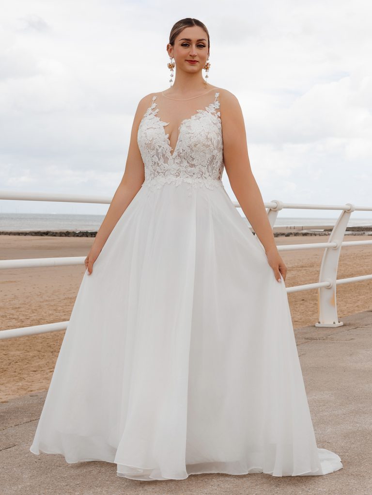 lace bodice and chiffon skirt wedding dress