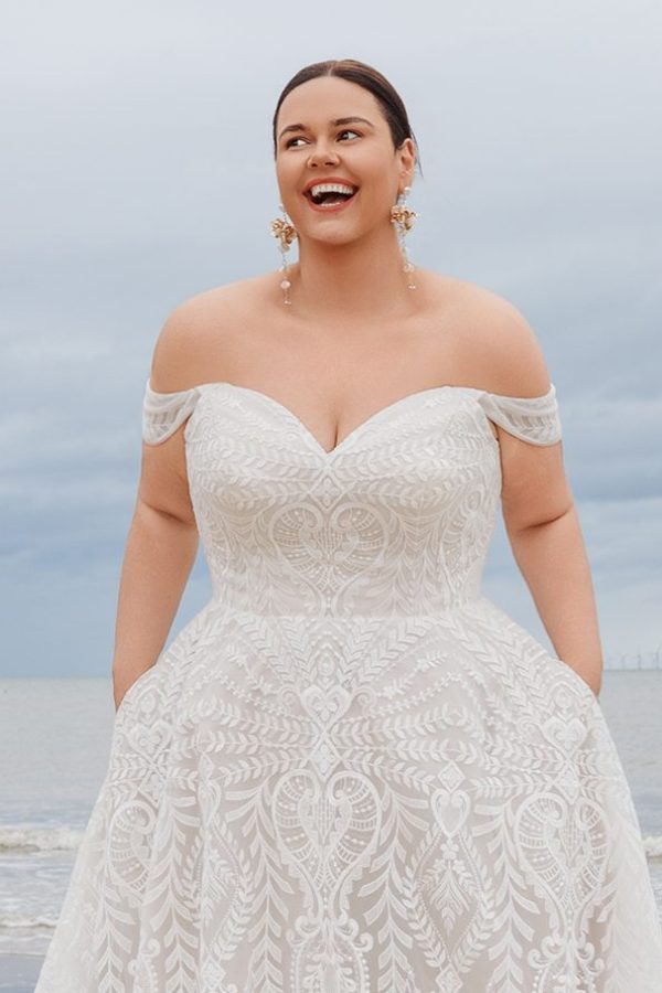 vintage lace wedding dress