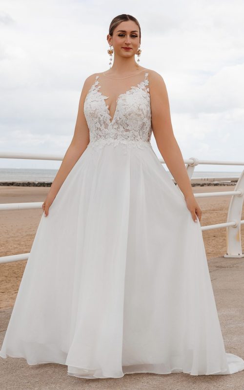 lace bodice and chiffon skirt wedding dress