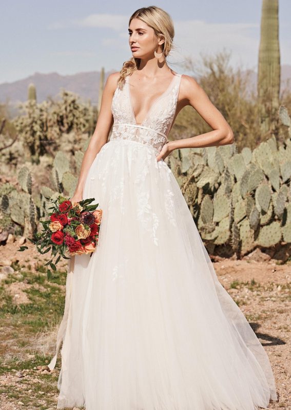 Captivating and Romantic Wedding Dress