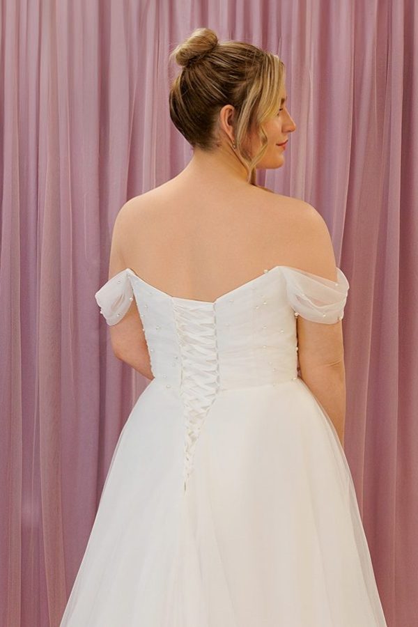 lace up back wedding dress